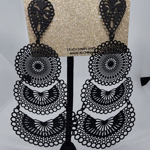 Natasha black drop earrings - Picture 3 of 7